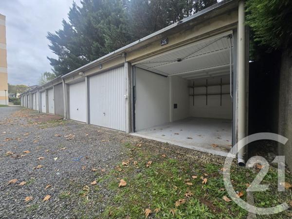 Parking à vendre  12,23 m2 LA VARENNE ST HILAIRE - 94