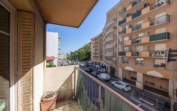 Appartement à vendre    3 pièces • 68 m2 Nice