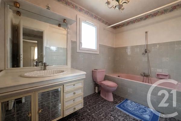 Maison à vendre  6 pièces - 135 m 2   SIX FOURS LES PLAGES  - 83