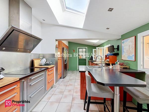 Maison Bessieres 5 pièce(s) 184 m2