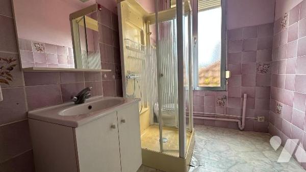 Appartement de 180m² et 107m² loi Carrez (Duplex) avec jardin, situé sur la commune de Bétheniv...