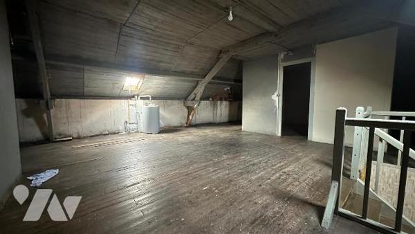 Appartement de 180m² et 107m² loi Carrez (Duplex) avec jardin, situé sur la commune de Bétheniv...