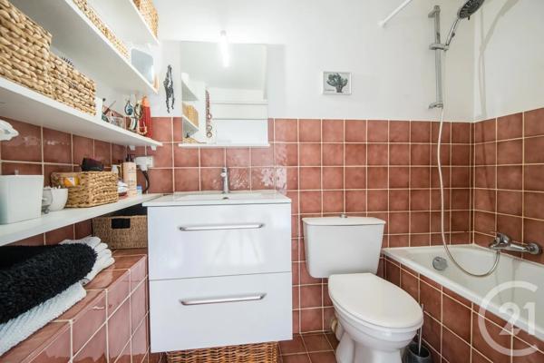 Appartement F2 à vendre  2 pièces - 24,52 m 2   NICE  - 06