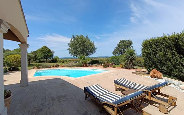 Maison à vendre    6 pièces • 203 m2 Blauzac