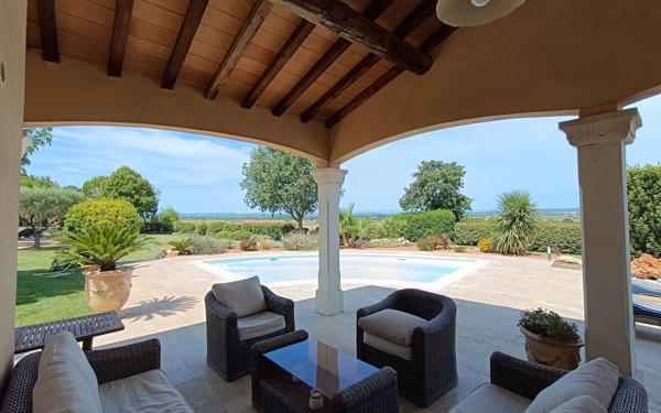 Maison à vendre    6 pièces • 203 m2 Blauzac