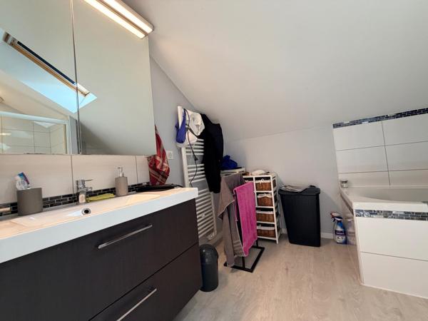 Maison de ville avec locataire en place