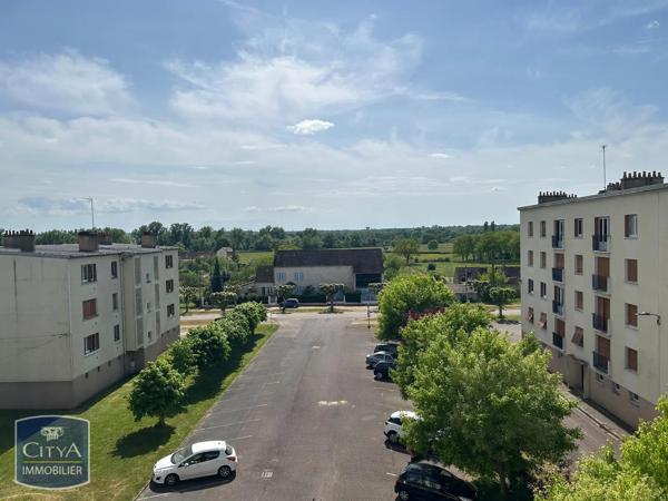 Appartement à louer 4 pièces 77.11m² Decize (58300)