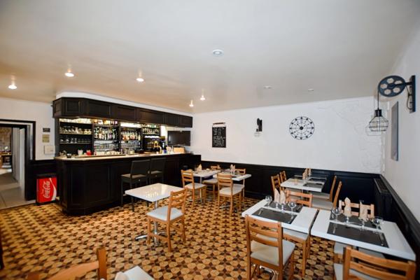 Fonds de commerce bar restaurant à vendre COUCHES (71)