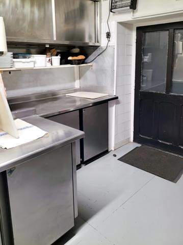 Fonds de commerce bar restaurant à vendre COUCHES (71)