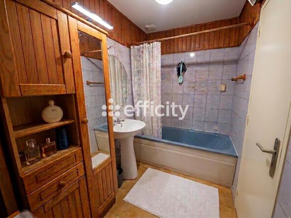 Appartement
         3 pièces
        - 62 m² Exclusivité 135 000 € *