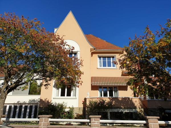 DEMEURE DE PRESTIGE SUR LES BORDS DE RIVES DE L'ALLIER