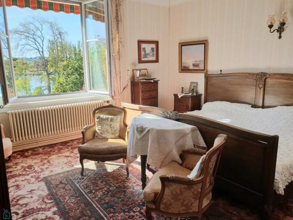 DEMEURE DE PRESTIGE SUR LES BORDS DE RIVES DE L'ALLIER