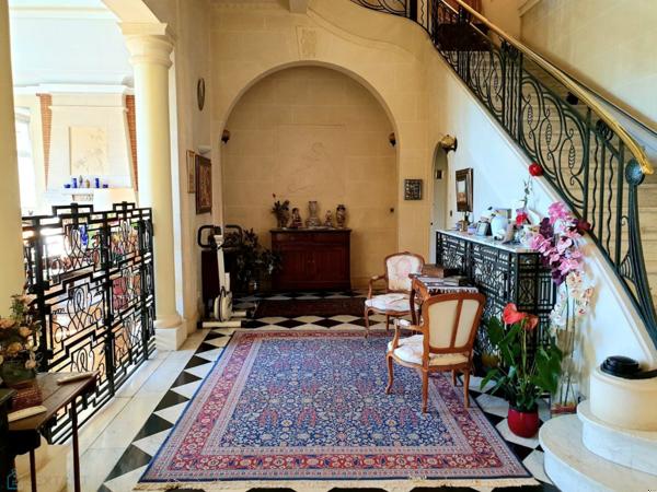 DEMEURE DE PRESTIGE SUR LES BORDS DE RIVES DE L'ALLIER