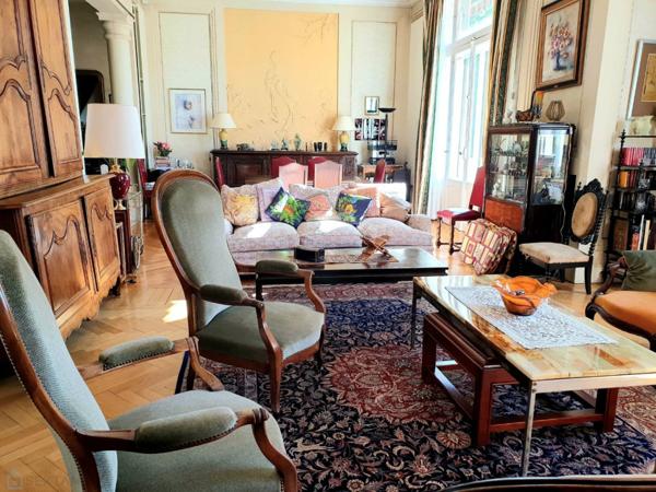 DEMEURE DE PRESTIGE SUR LES BORDS DE RIVES DE L'ALLIER