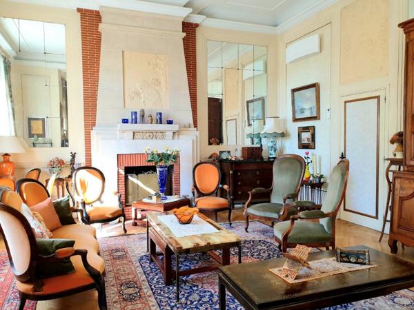 DEMEURE DE PRESTIGE SUR LES BORDS DE RIVES DE L'ALLIER