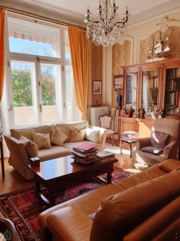 DEMEURE DE PRESTIGE SUR LES BORDS DE RIVES DE L'ALLIER