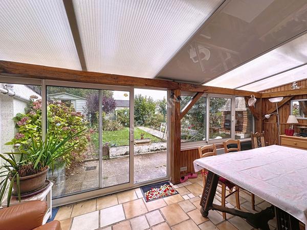 Charmante Maison à Vendre à Poitiers - 4 Chambres et Terrain Clos !