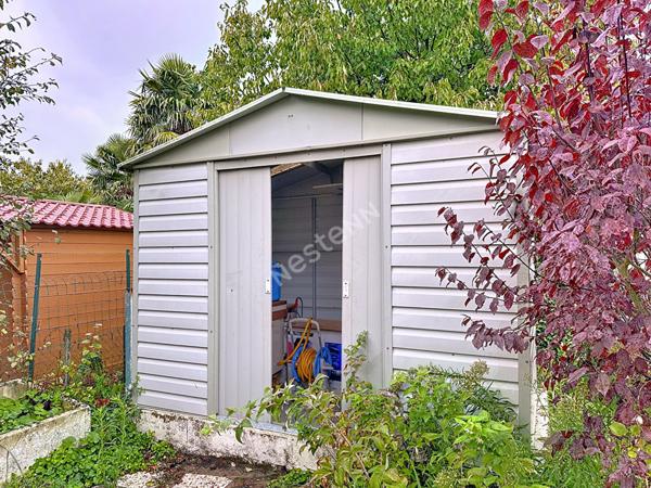 Charmante Maison à Vendre à Poitiers - 4 Chambres et Terrain Clos !