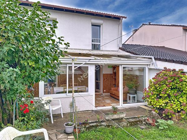 Charmante Maison à Vendre à Poitiers - 4 Chambres et Terrain Clos !