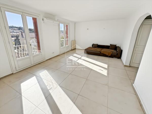 LES PENNES MIRABEAU - Maison T4 de 77m2 sur une parcelle de 131m2