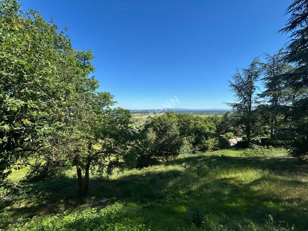 Maison atypique avec vue imprenable et piscine à Givry 193 m2