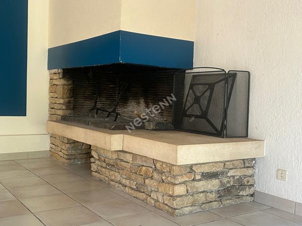 Maison atypique avec vue imprenable et piscine à Givry 193 m2