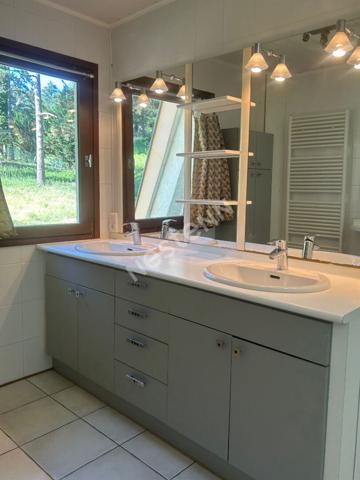 Maison atypique avec vue imprenable et piscine à Givry 193 m2