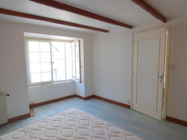 Maison centre-bourg 3/4 chambres + garage + terrasse/jardinet