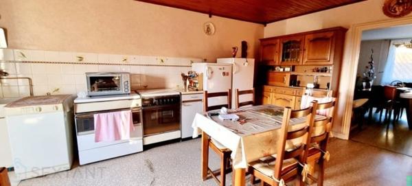 CHARMANTE MAISON DE 90 M2 AVEC NOMBREUSES DEPENDANCES