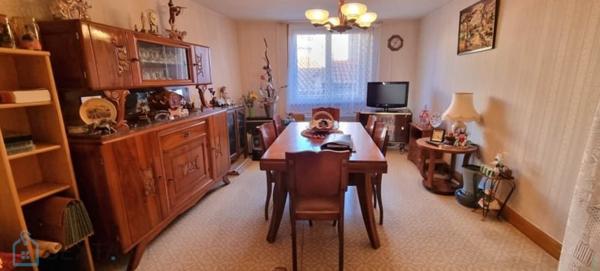 CHARMANTE MAISON DE 90 M2 AVEC NOMBREUSES DEPENDANCES