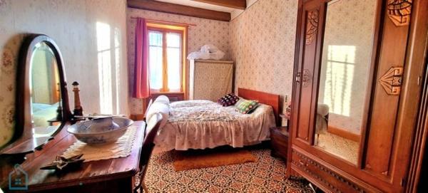 CHARMANTE MAISON DE 90 M2 AVEC NOMBREUSES DEPENDANCES