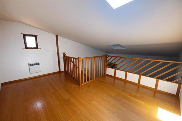 Immeuble  (local commercial et appartement) à Cadenet  135m² - 197 000