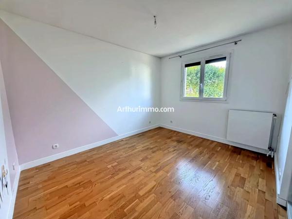 Vente                                                      Maison
                        
                     6 pièces                      130 m2                     à Sucy-en-Brie