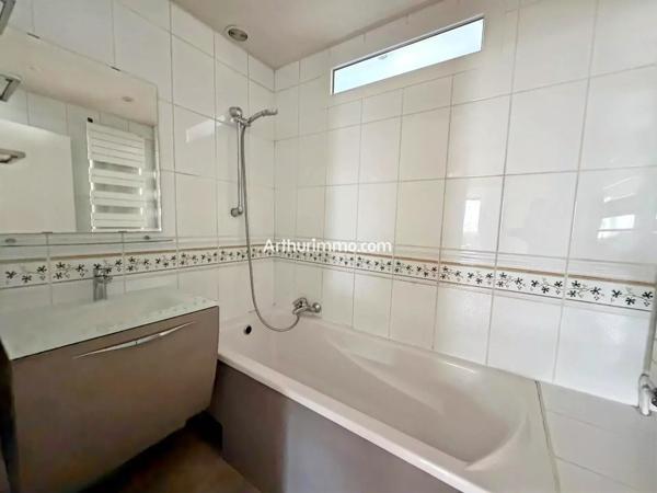 Vente                                                      Maison
                        
                     6 pièces                      130 m2                     à Sucy-en-Brie