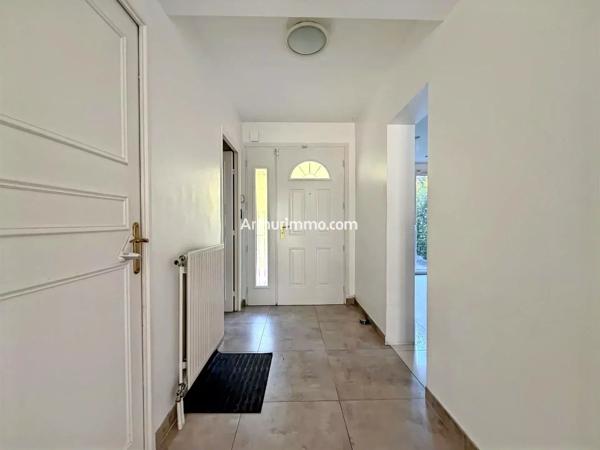 Vente                                                      Maison
                        
                     6 pièces                      130 m2                     à Sucy-en-Brie