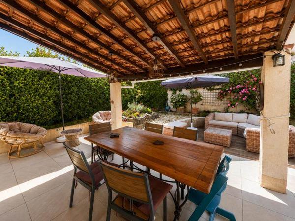 Maison à vendre 680 550 € Saint-Aunès 7 p 156 m² DPE C