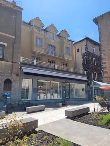 Immeuble à vendre à Saint-Flour dans le Cantal (15100), ref : 044/1134