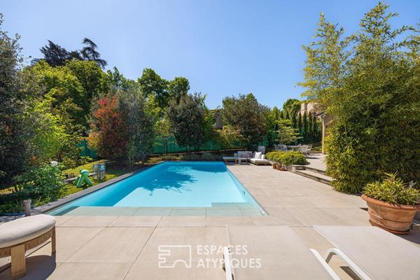 Maison d’architecte rénovée avec piscine au coeur d’un domaine privé à Saint-Genis-Laval
