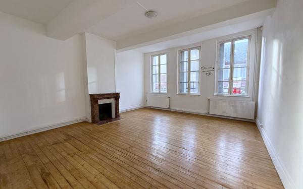 Appartement à louer    4 pièces •  La Fère
