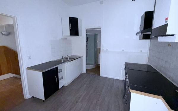 Appartement à louer    4 pièces •  La Fère