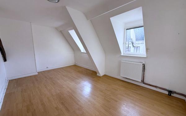 Appartement à louer    4 pièces •  La Fère