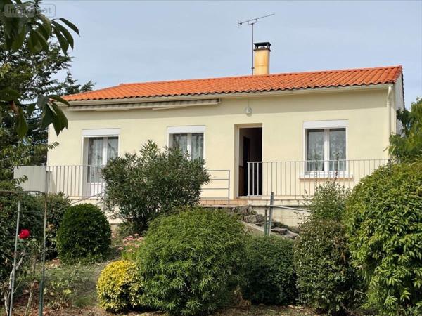 Maison individuelle à vendre à Marans en Charente-Maritime (17230), ref : BJ 470