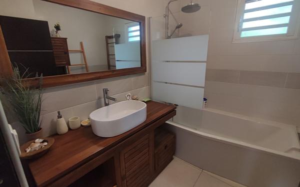 Maison à vendre    5 pièces • 148 m2 Saint-Paul