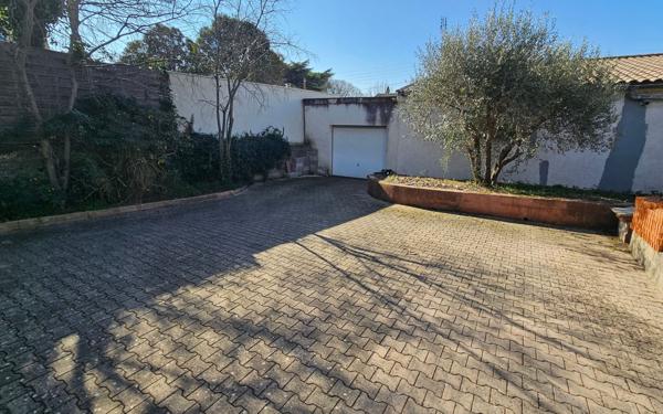 Terrain à vendre    Nîmes