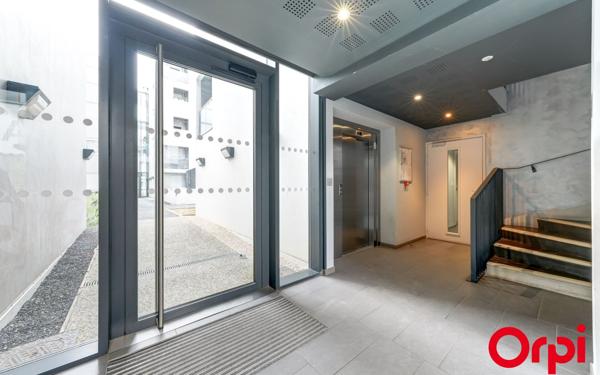 Appartement à vendre    2 pièces • 44,05 m2 Vénissieux