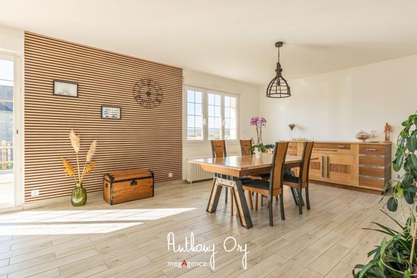 Maison à VIRE NORMANDIE, 14500 - 8 pièces 218m²