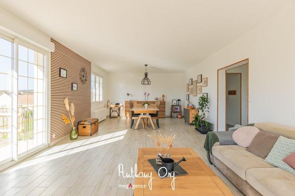 Maison à VIRE NORMANDIE, 14500 - 8 pièces 218m²