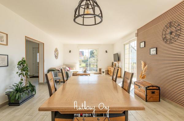 Maison à VIRE NORMANDIE, 14500 - 8 pièces 218m²
