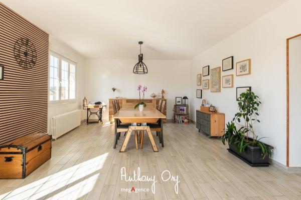 Maison à VIRE NORMANDIE, 14500 - 8 pièces 218m²