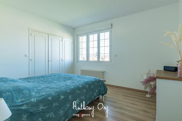 Maison à VIRE NORMANDIE, 14500 - 8 pièces 218m²